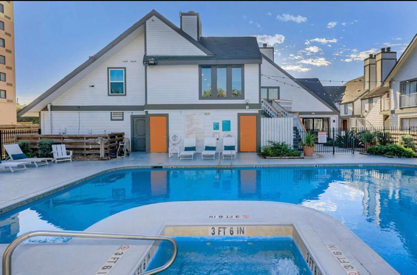 The Cozy Clouds Resort At Nrg Houston Kültér fotó